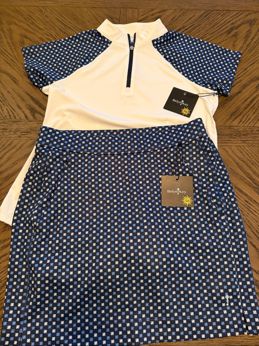 Belyn Key Navy & White Short Sleeve Top - XS and matching Skort - S